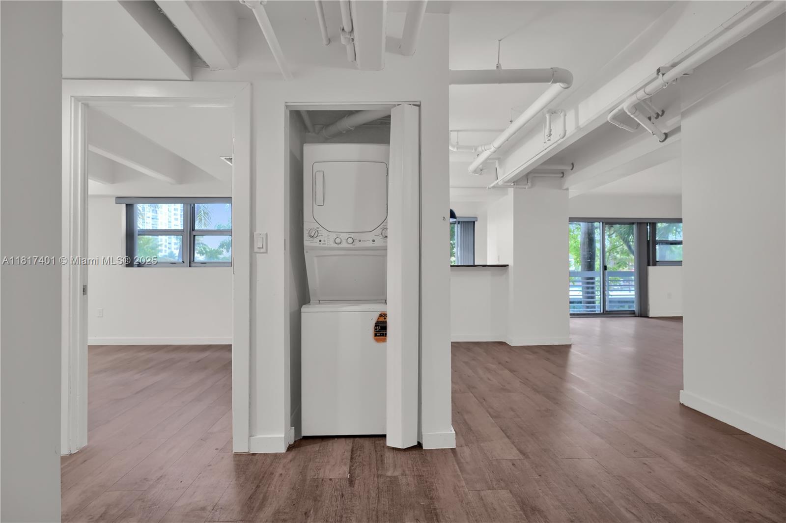 MIAMI BEACH IMPROVEMENT C - Residential Lease