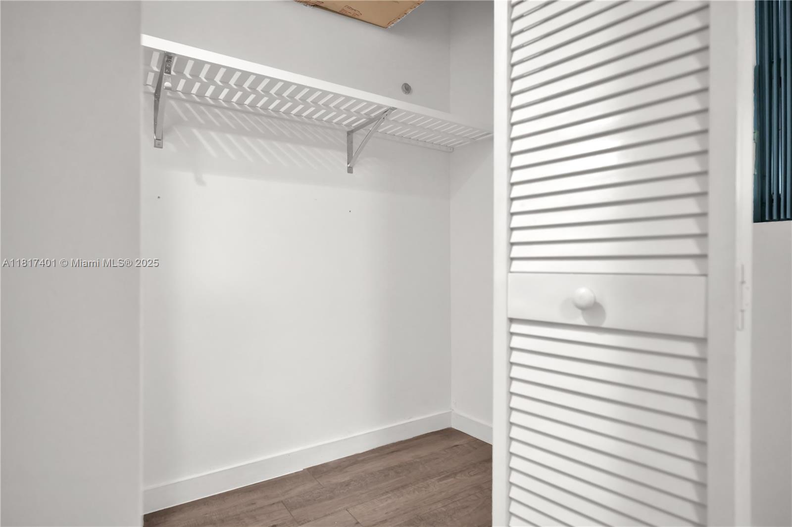 MIAMI BEACH IMPROVEMENT C - Residential Lease