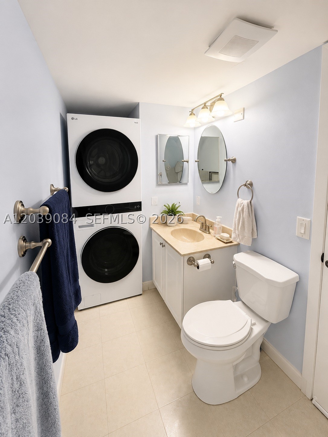 INTERNATIONAL PARK CONDO - Residential