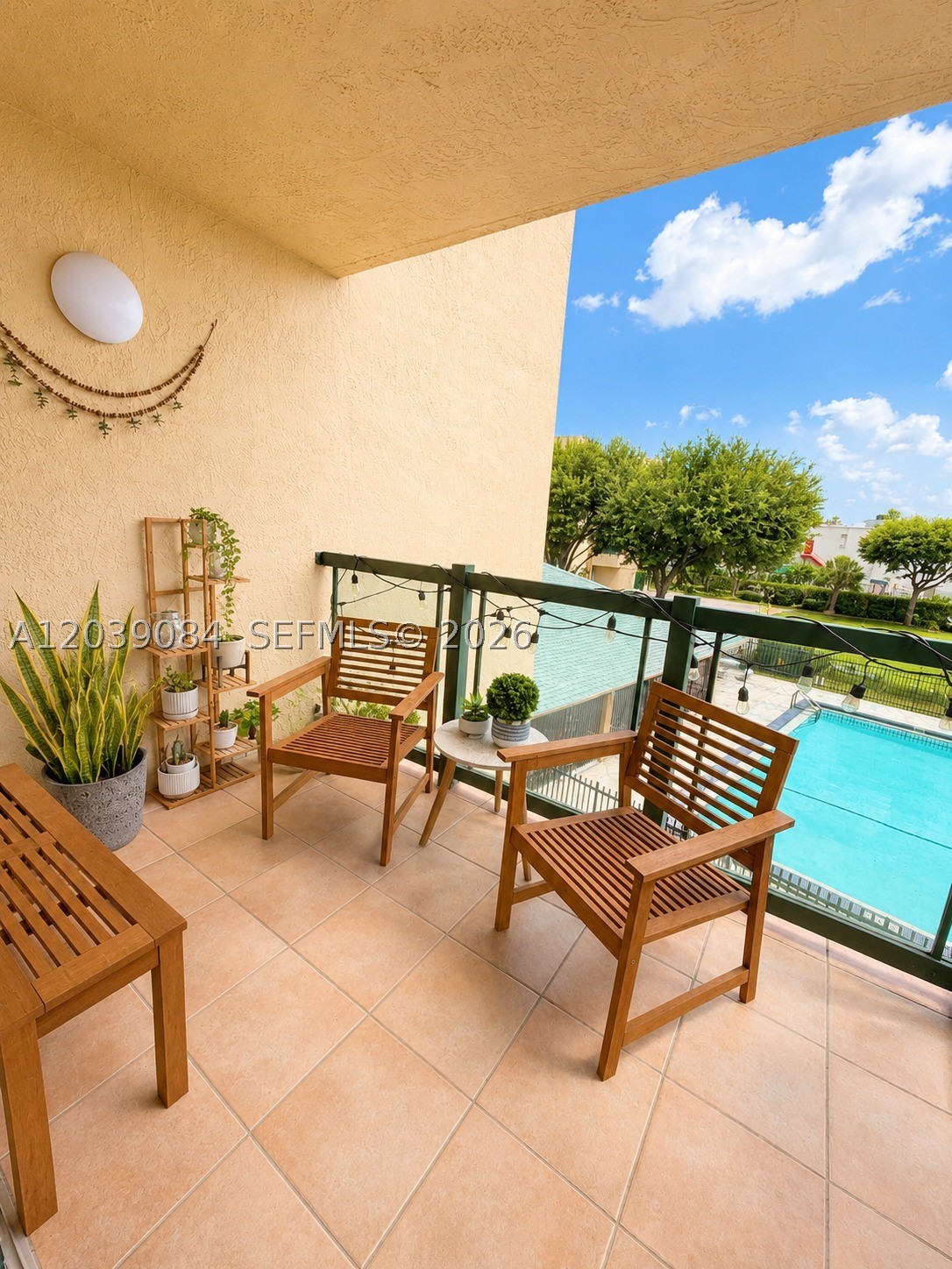 INTERNATIONAL PARK CONDO - Residential