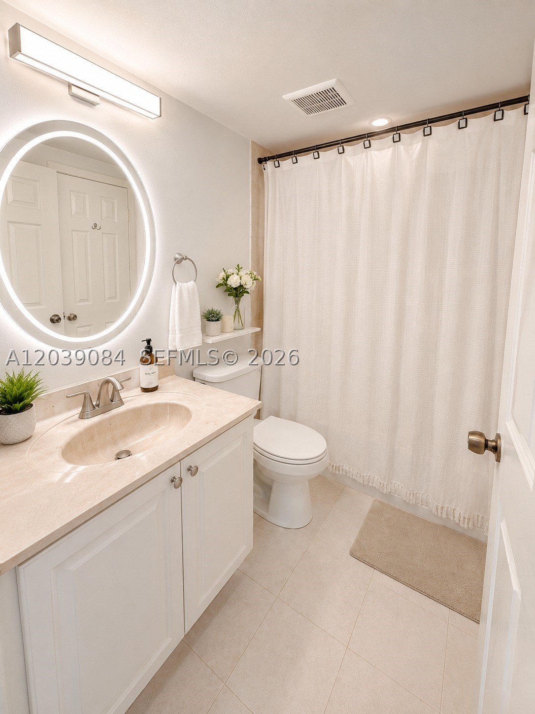 INTERNATIONAL PARK CONDO - Residential
