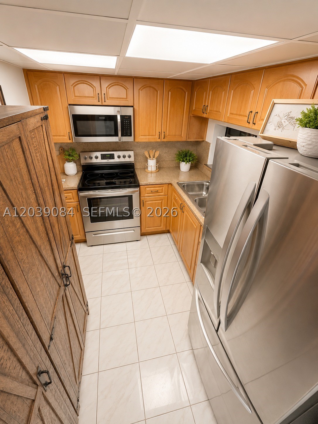 INTERNATIONAL PARK CONDO - Residential