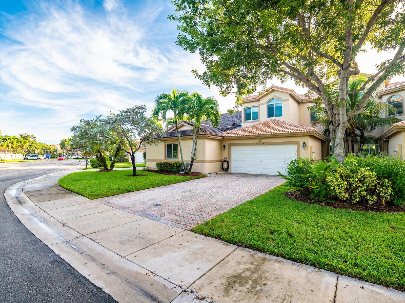 MADISON LAKES - Residential