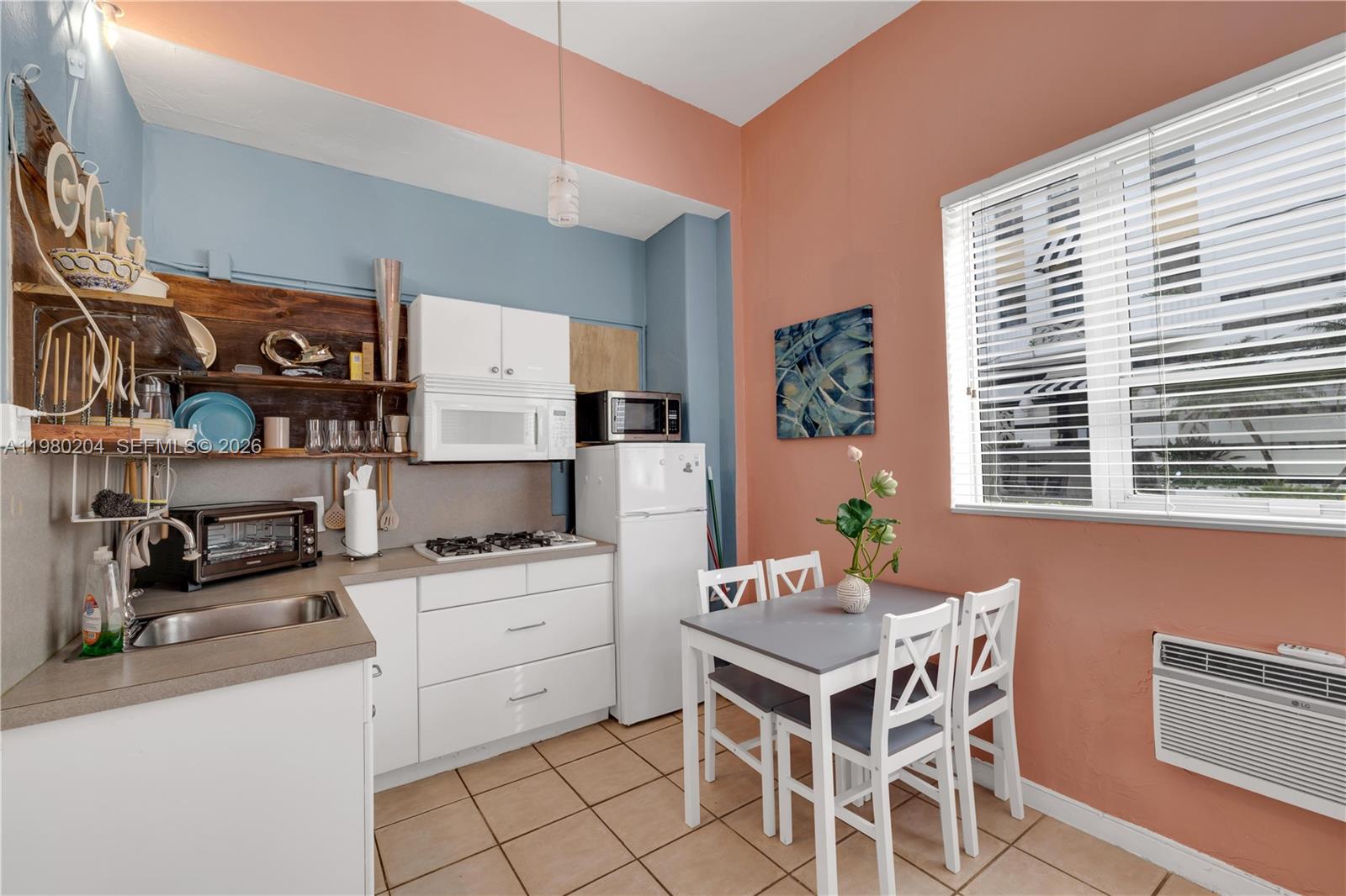 THE MANTELL CONDO - Residential