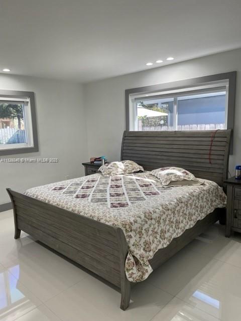 MIAMI LAKES LOCH NESS SEC - Residential