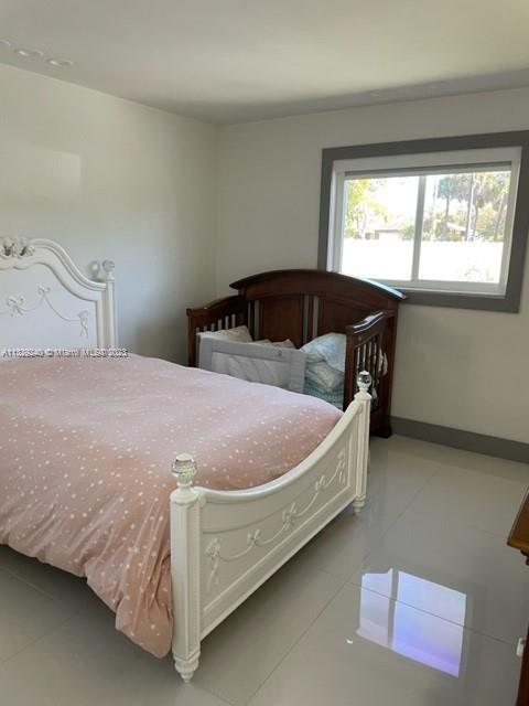 MIAMI LAKES LOCH NESS SEC - Residential