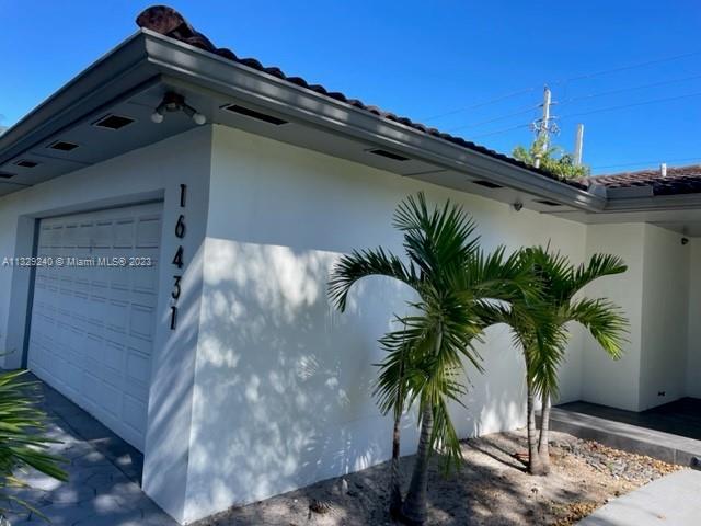 MIAMI LAKES LOCH NESS SEC - Residential