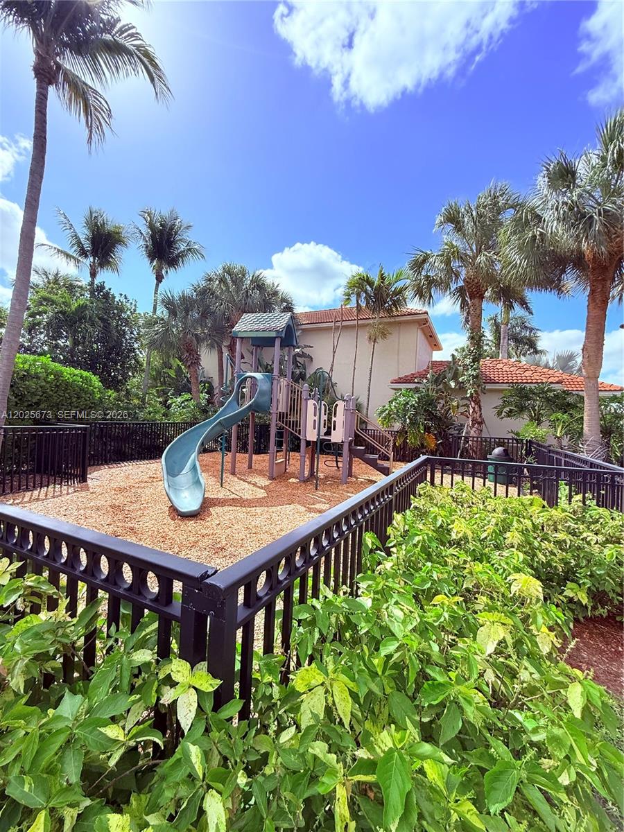 MURANO AT DELRAY BEACH CO - Residential Lease