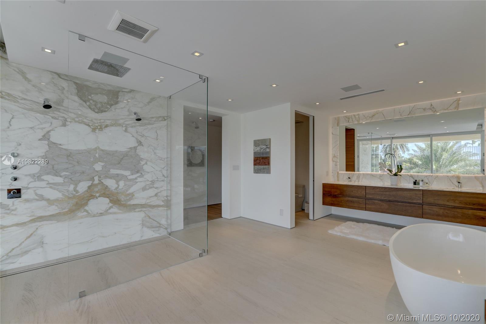RIO VISTA ISLES - Residential