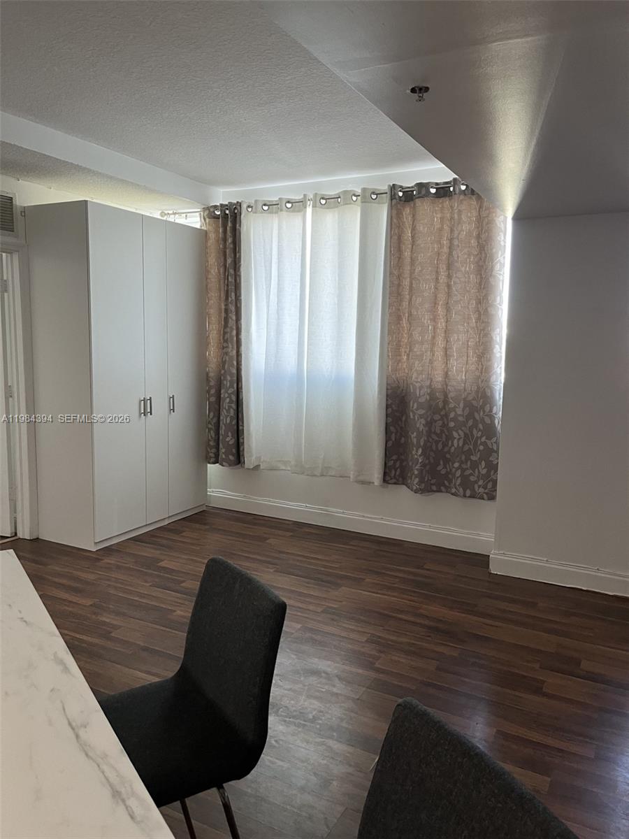 ALTOS DE MIAMI CONDO - Residential Lease