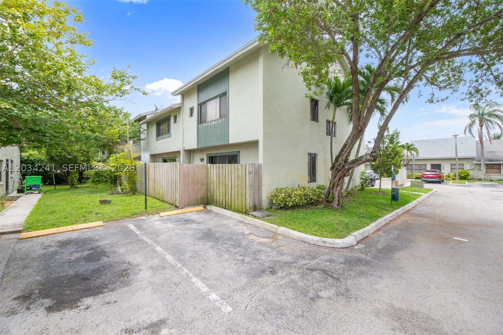 SPRINGTREE - Residential