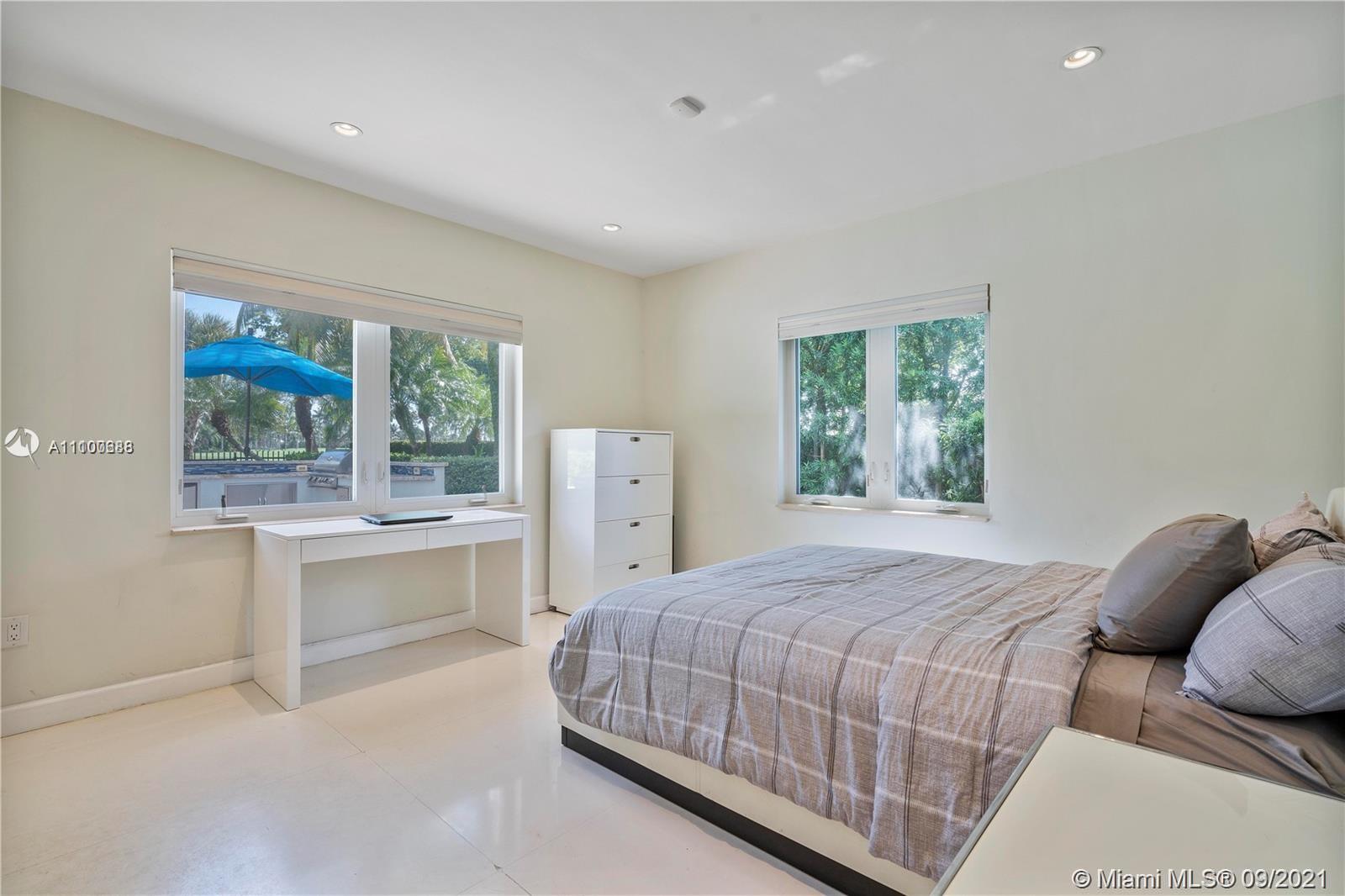 LA GORCE GOLF SUB - Residential Lease