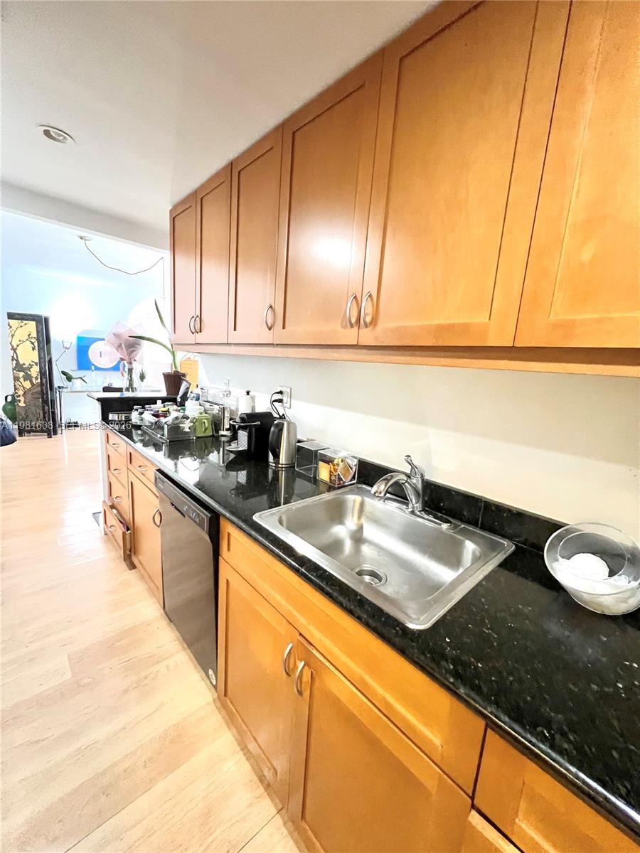 ISLAND POINTE CONDO - Residential