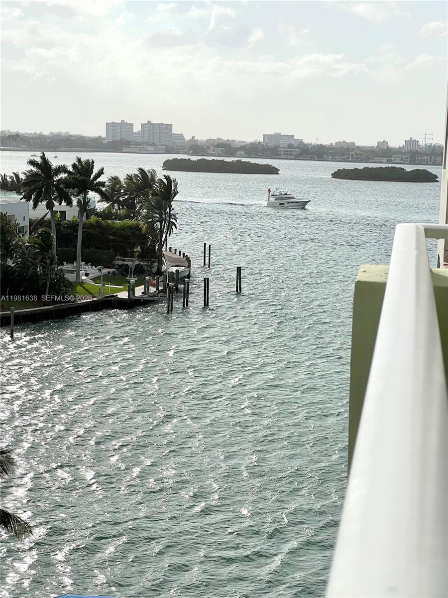 ISLAND POINTE CONDO - Residential