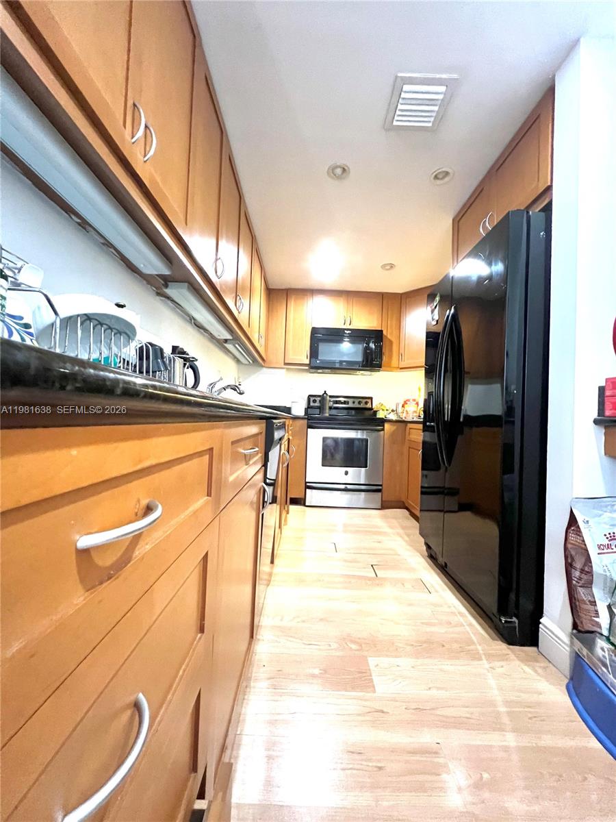 ISLAND POINTE CONDO - Residential
