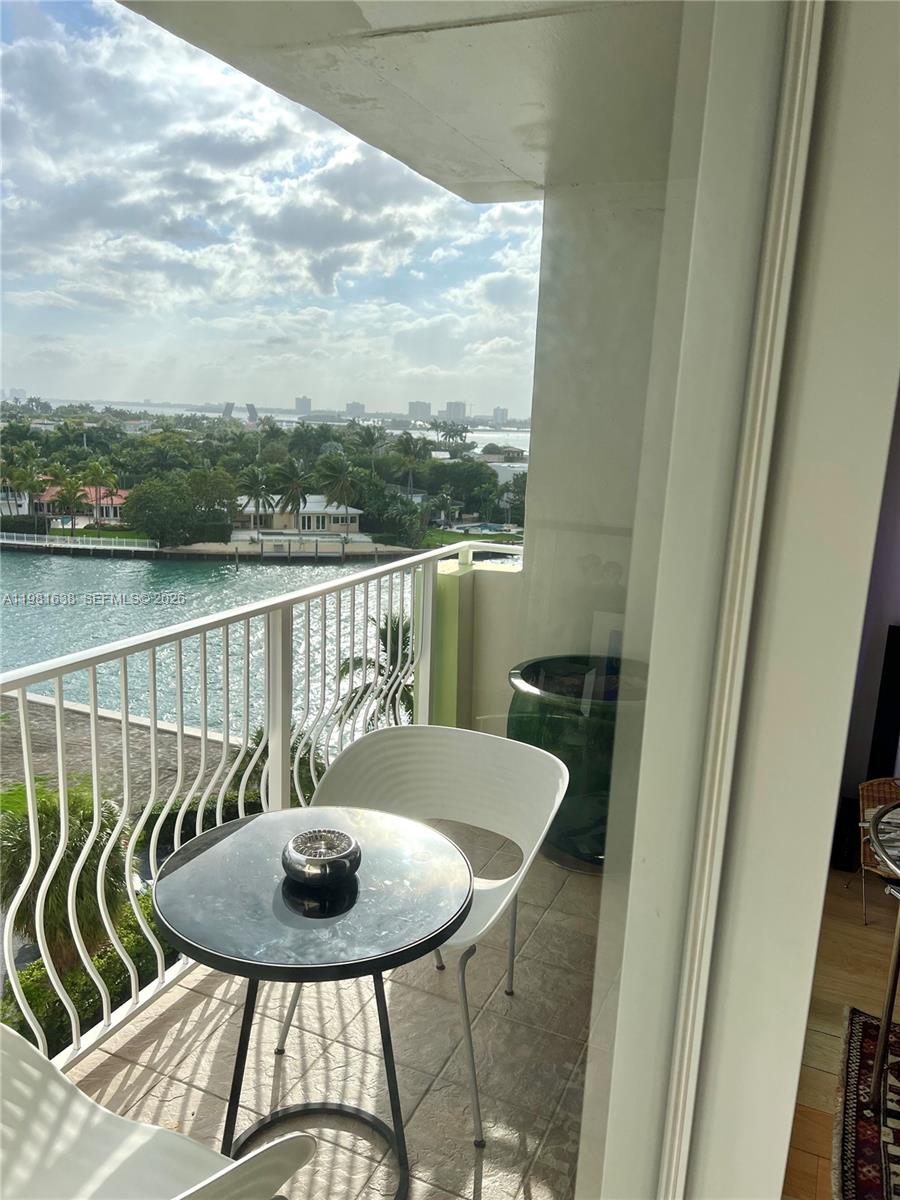 ISLAND POINTE CONDO - Residential