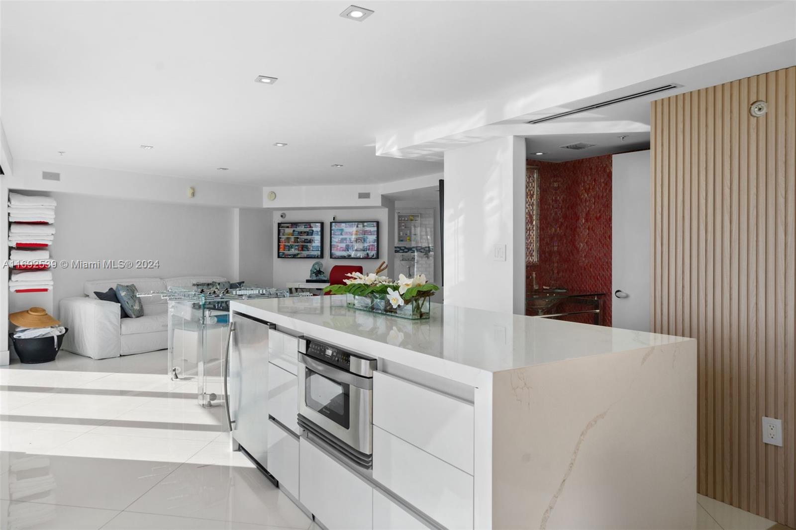 TRUMP ROYALE CONDO - Residential