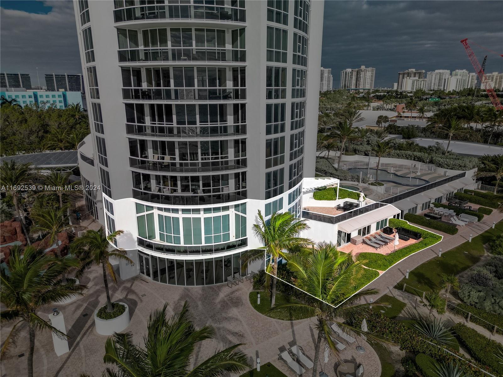 TRUMP ROYALE CONDO - Residential