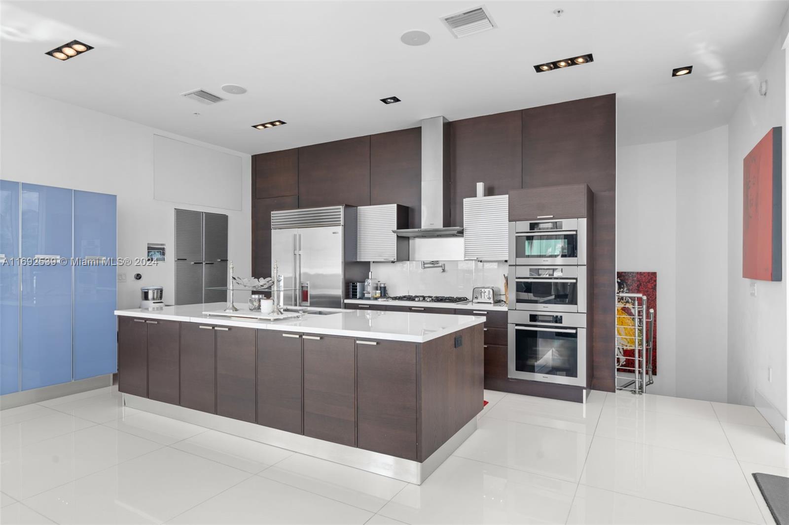 TRUMP ROYALE CONDO - Residential