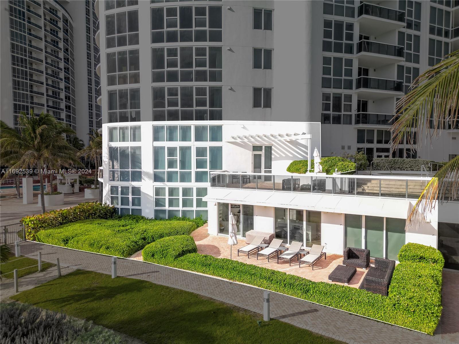 TRUMP ROYALE CONDO - Residential