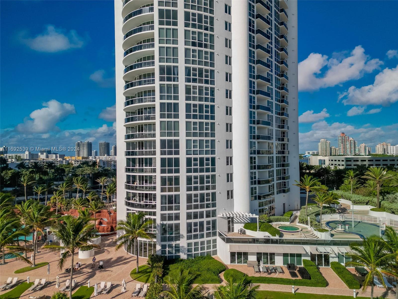 TRUMP ROYALE CONDO - Residential