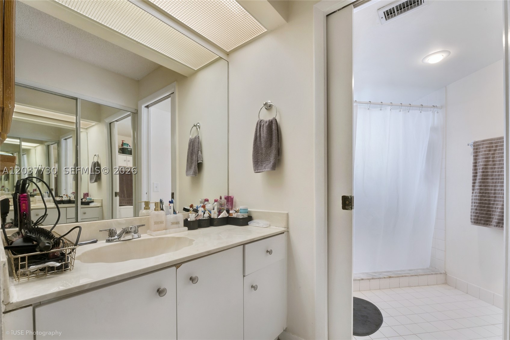 KEYS GATE CONDO NO ONE - Residential Lease