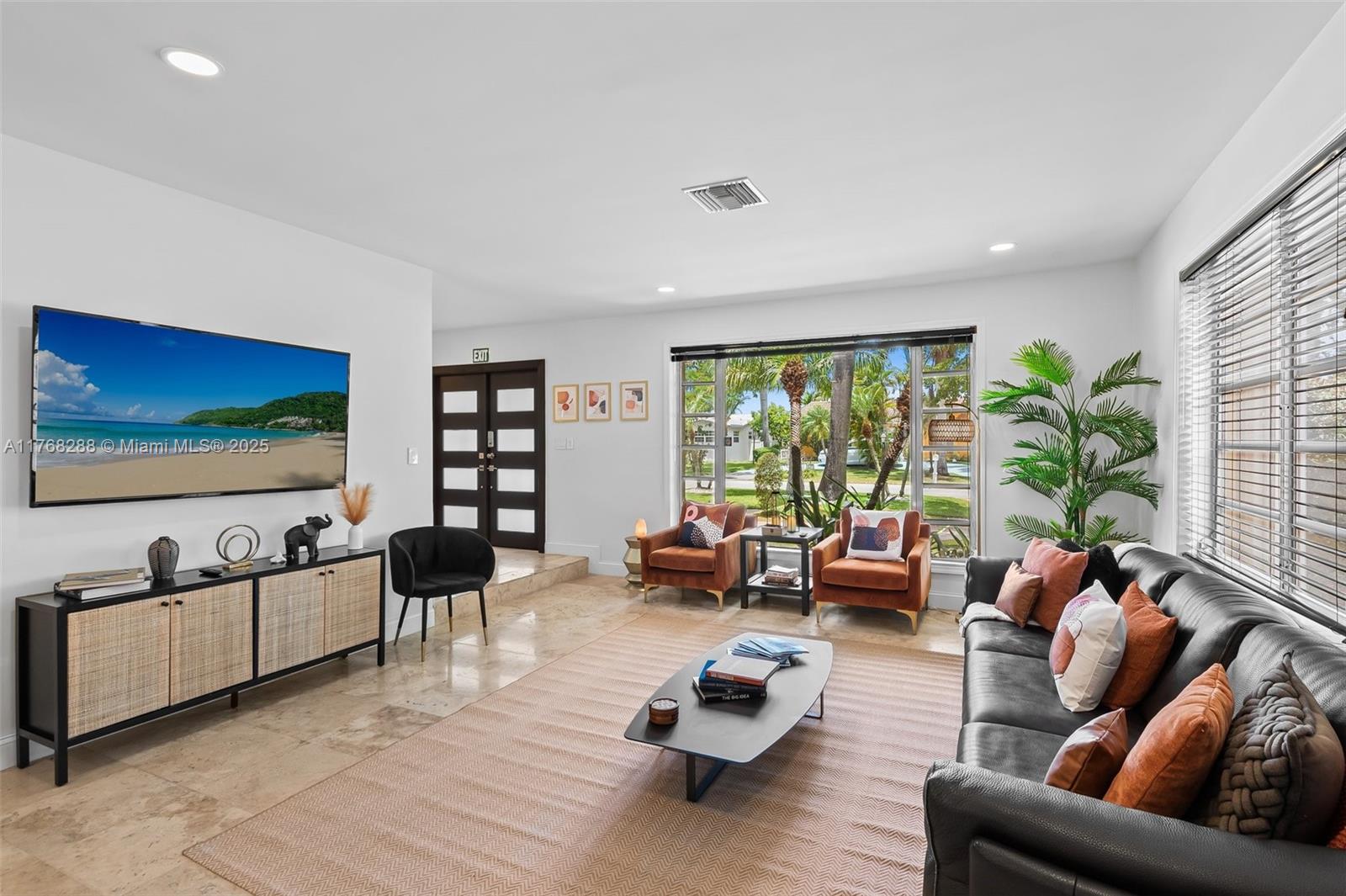 HOLLYWOOD HOMESITES HIGH - Residential
