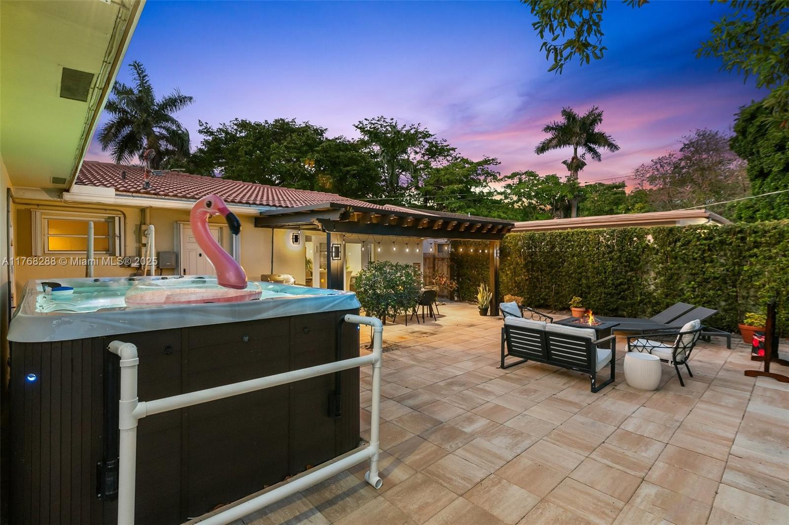 HOLLYWOOD HOMESITES HIGH - Residential