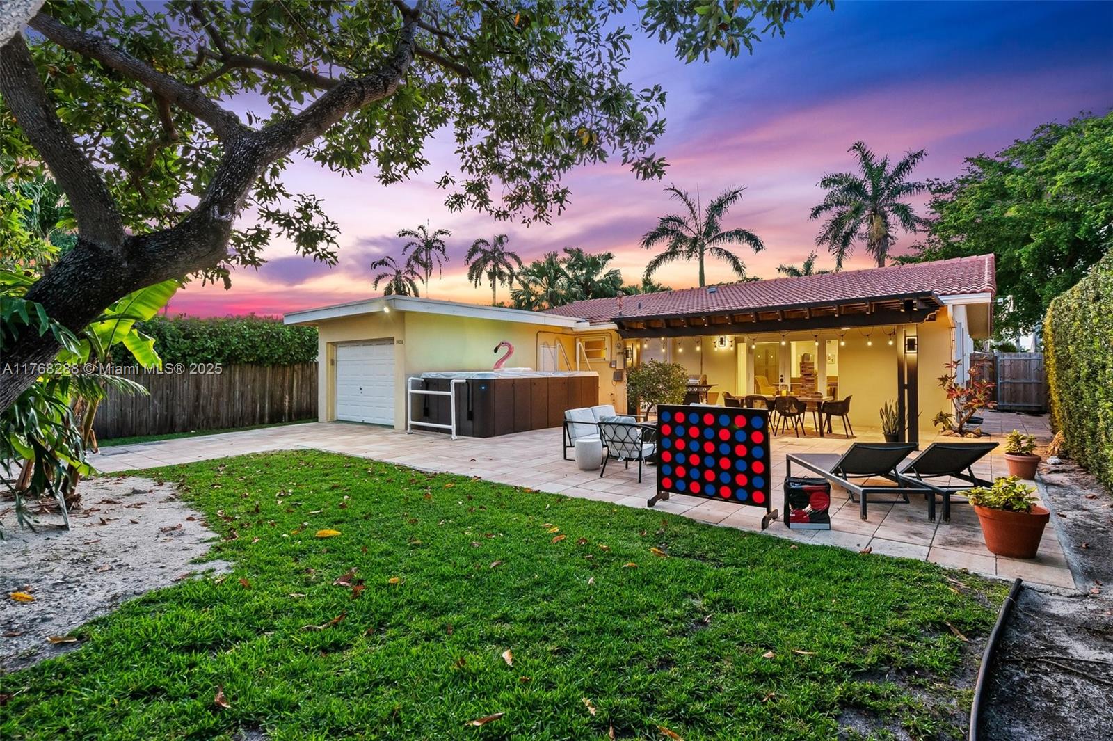HOLLYWOOD HOMESITES HIGH - Residential