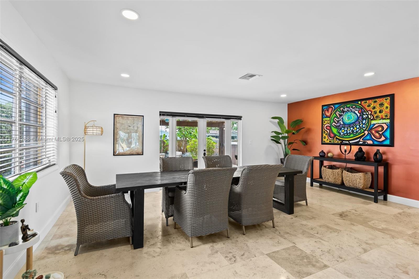HOLLYWOOD HOMESITES HIGH - Residential