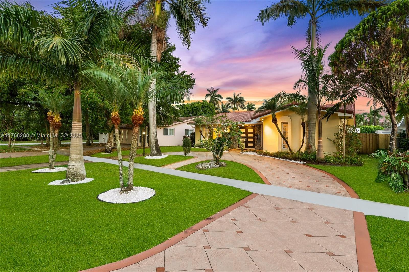 HOLLYWOOD HOMESITES HIGH - Residential