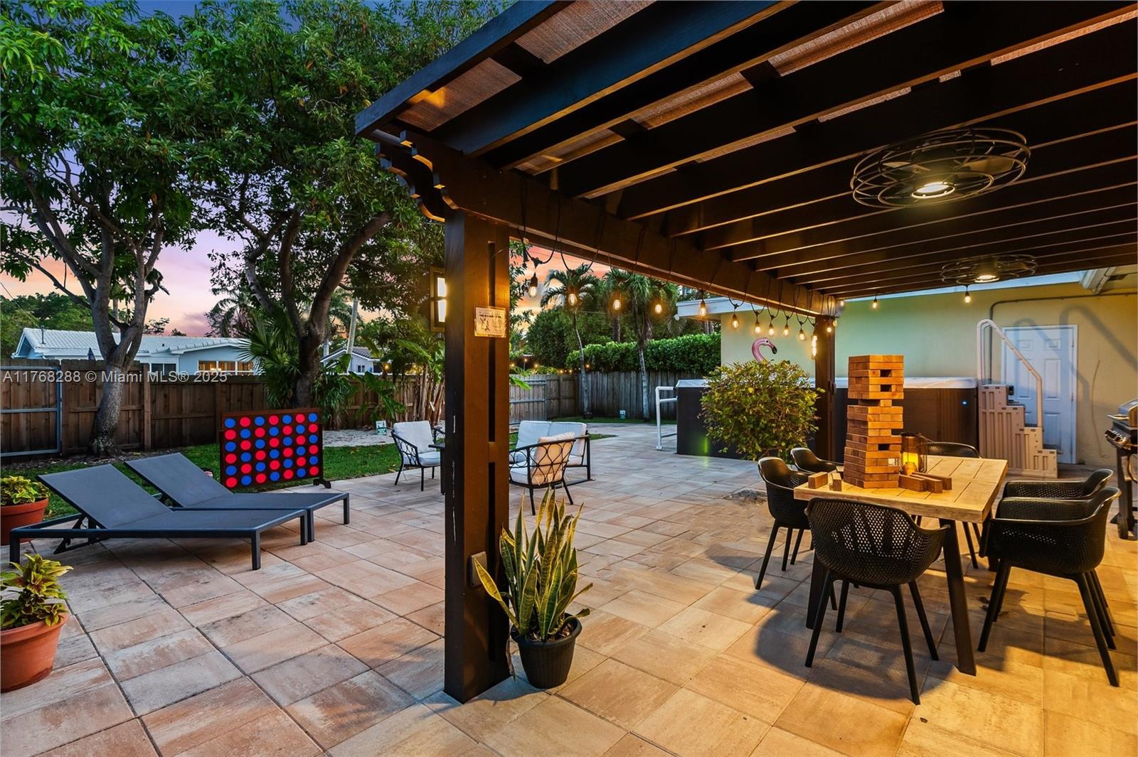HOLLYWOOD HOMESITES HIGH - Residential