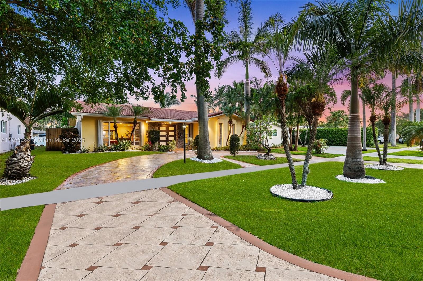 HOLLYWOOD HOMESITES HIGH - Residential
