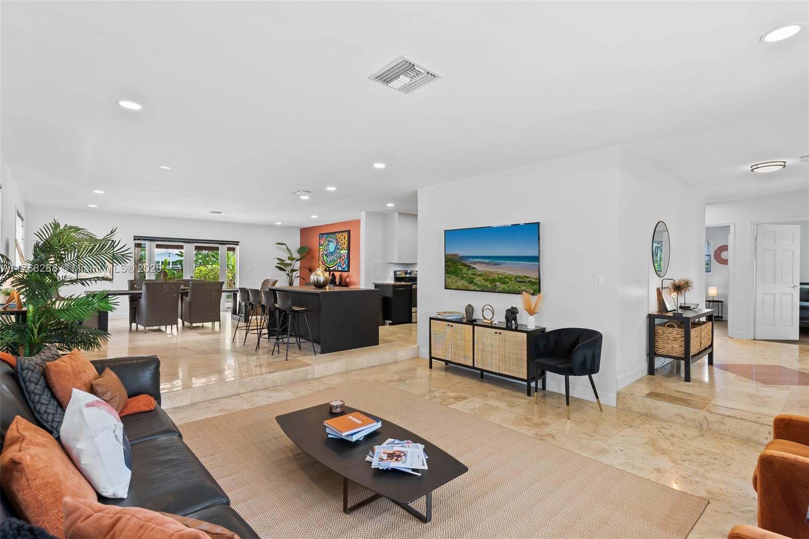 HOLLYWOOD HOMESITES HIGH - Residential