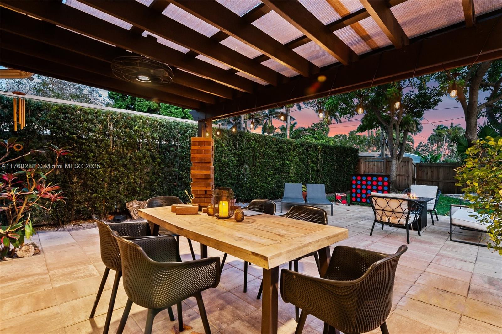 HOLLYWOOD HOMESITES HIGH - Residential