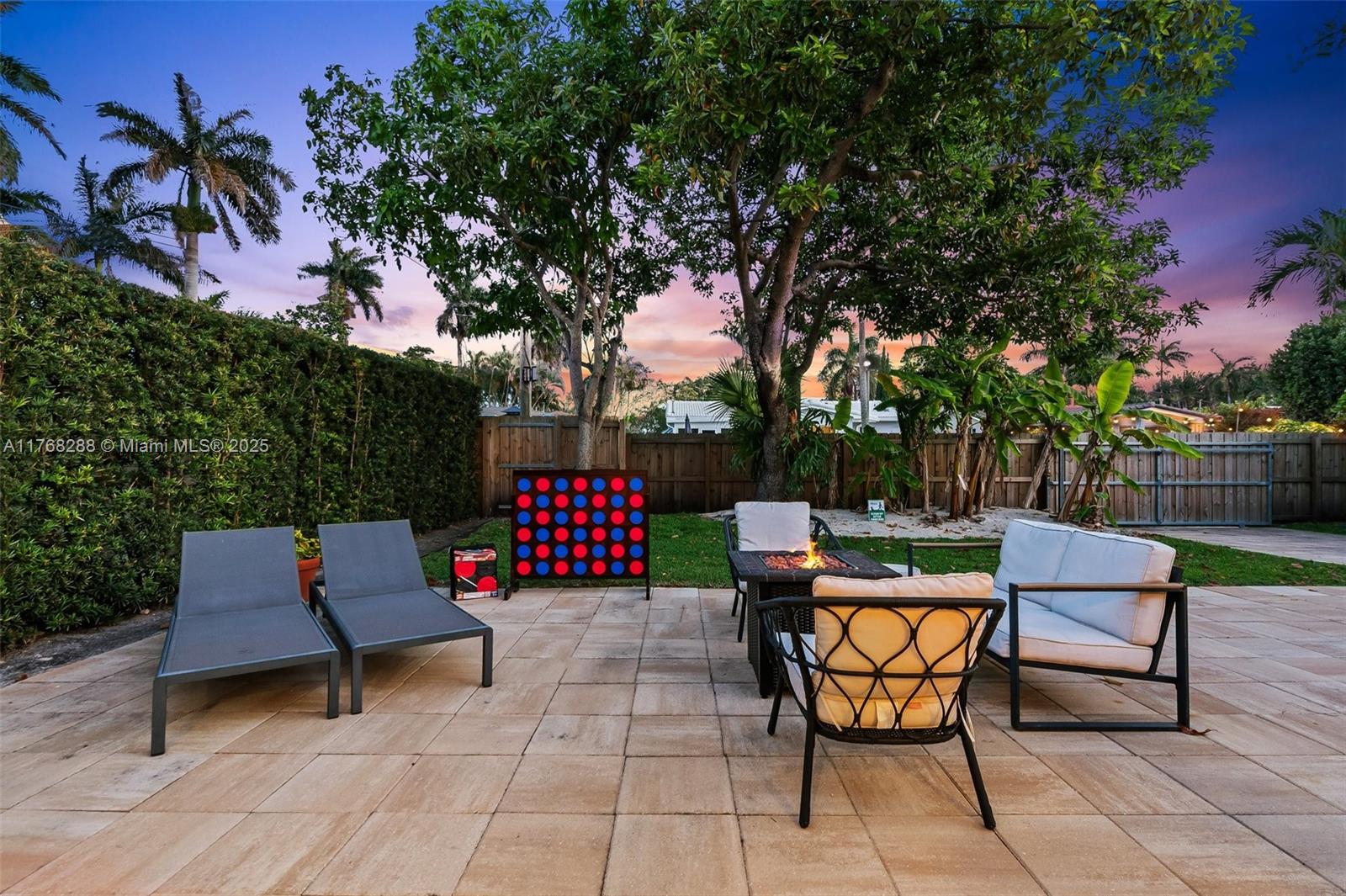 HOLLYWOOD HOMESITES HIGH - Residential