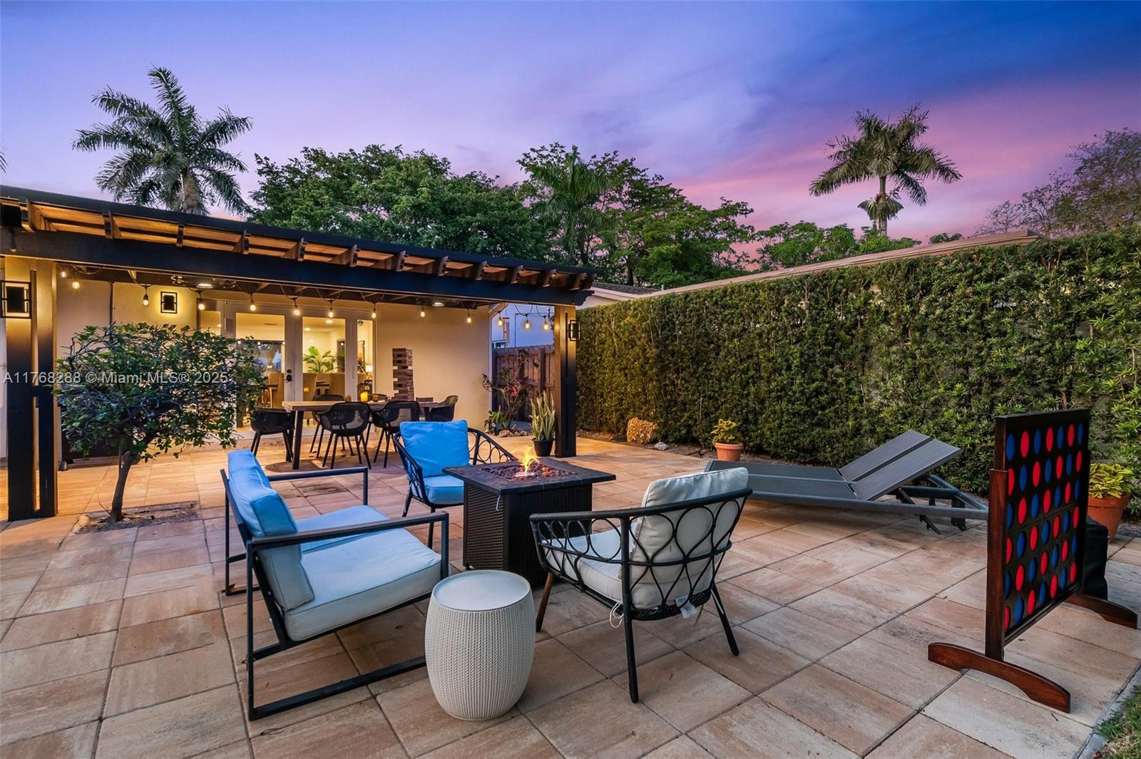 HOLLYWOOD HOMESITES HIGH - Residential