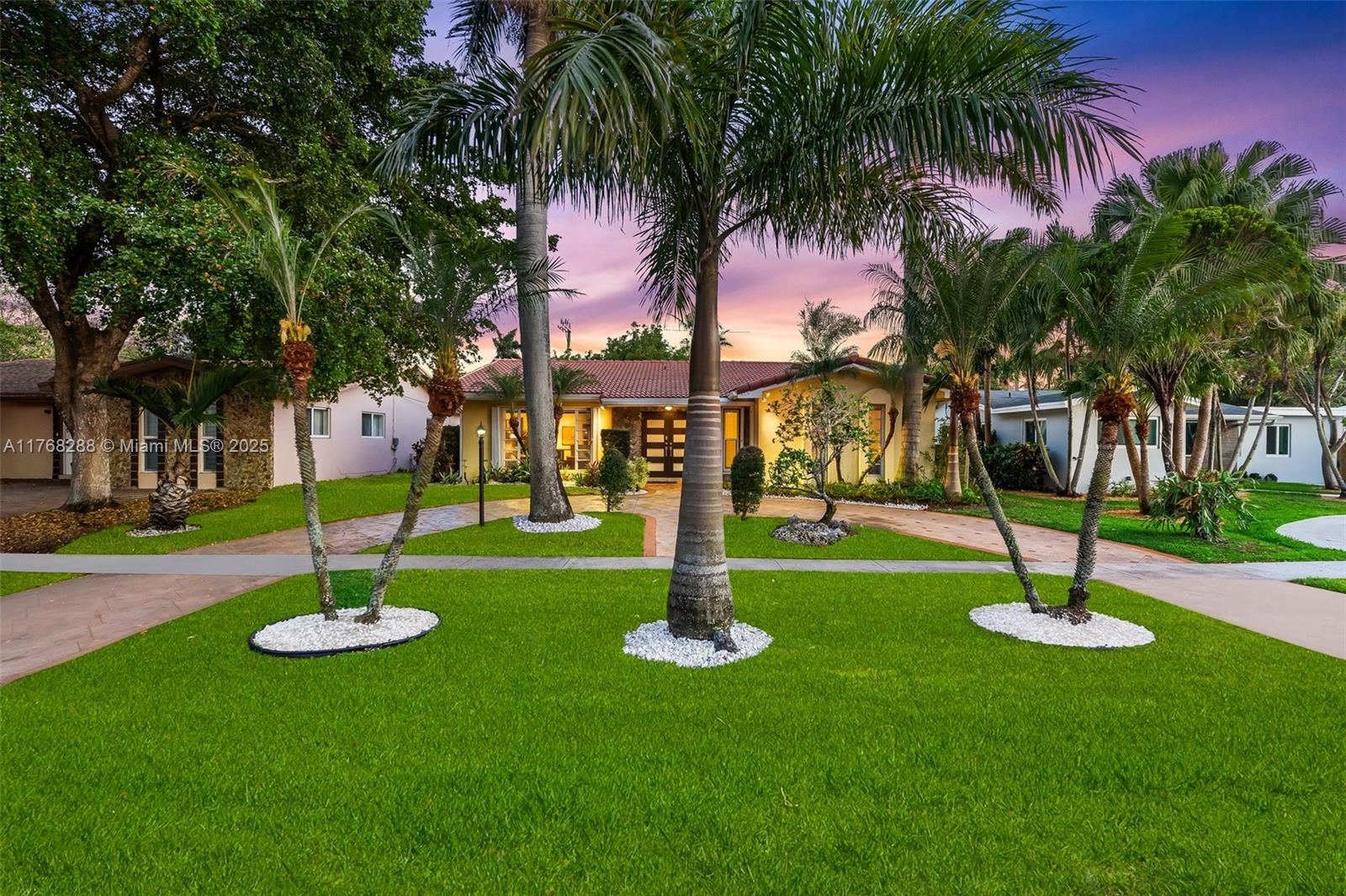 HOLLYWOOD HOMESITES HIGH - Residential