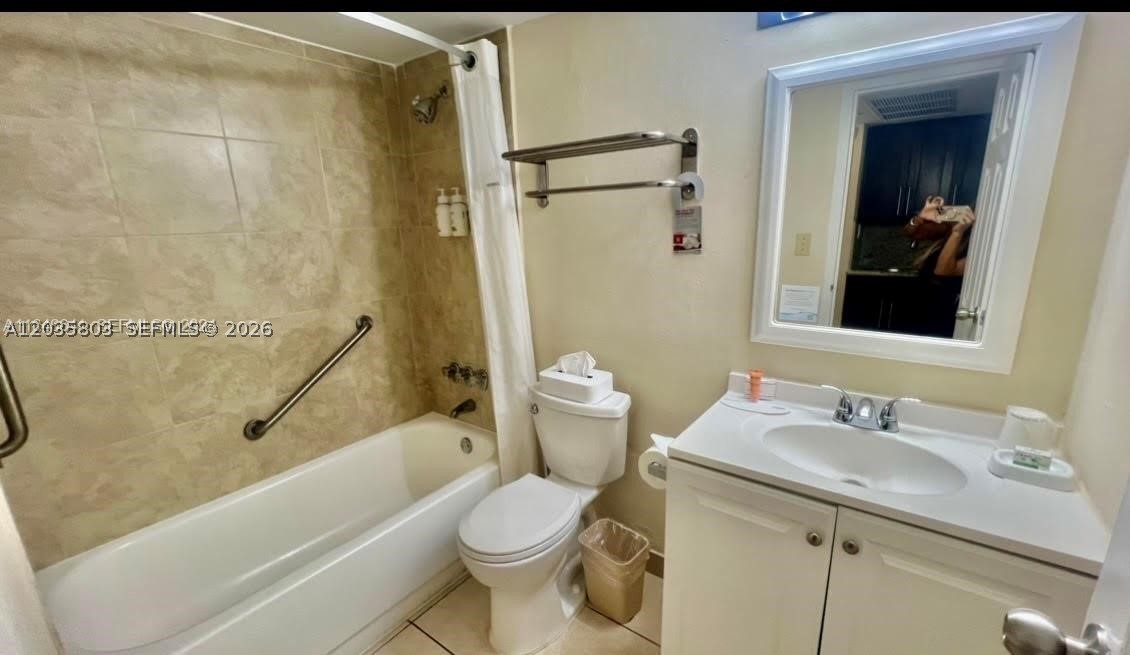 THE AVENTURA BEACH CLUB C - Residential