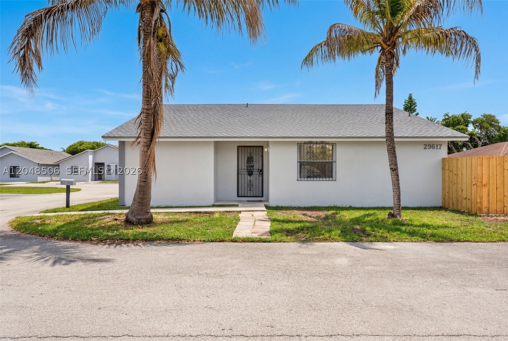 GREENWOOD VILLAS - Residential