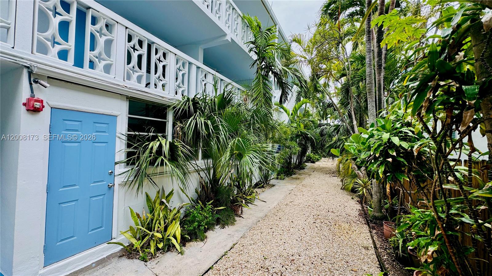 GOLDEN KEY CONDO, THE - Residential