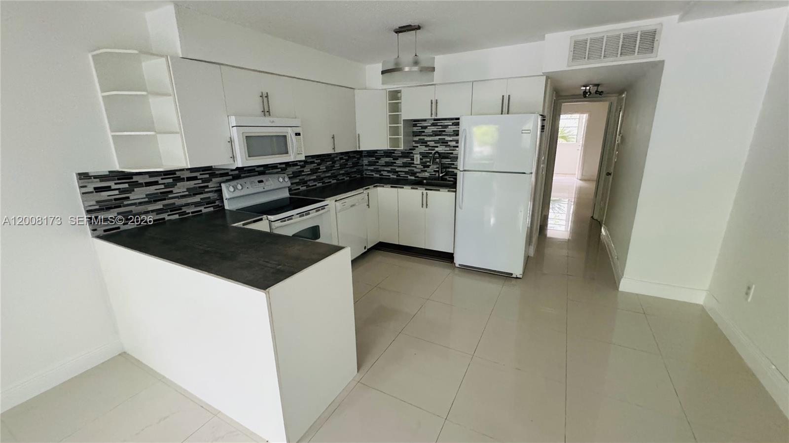 GOLDEN KEY CONDO, THE - Residential