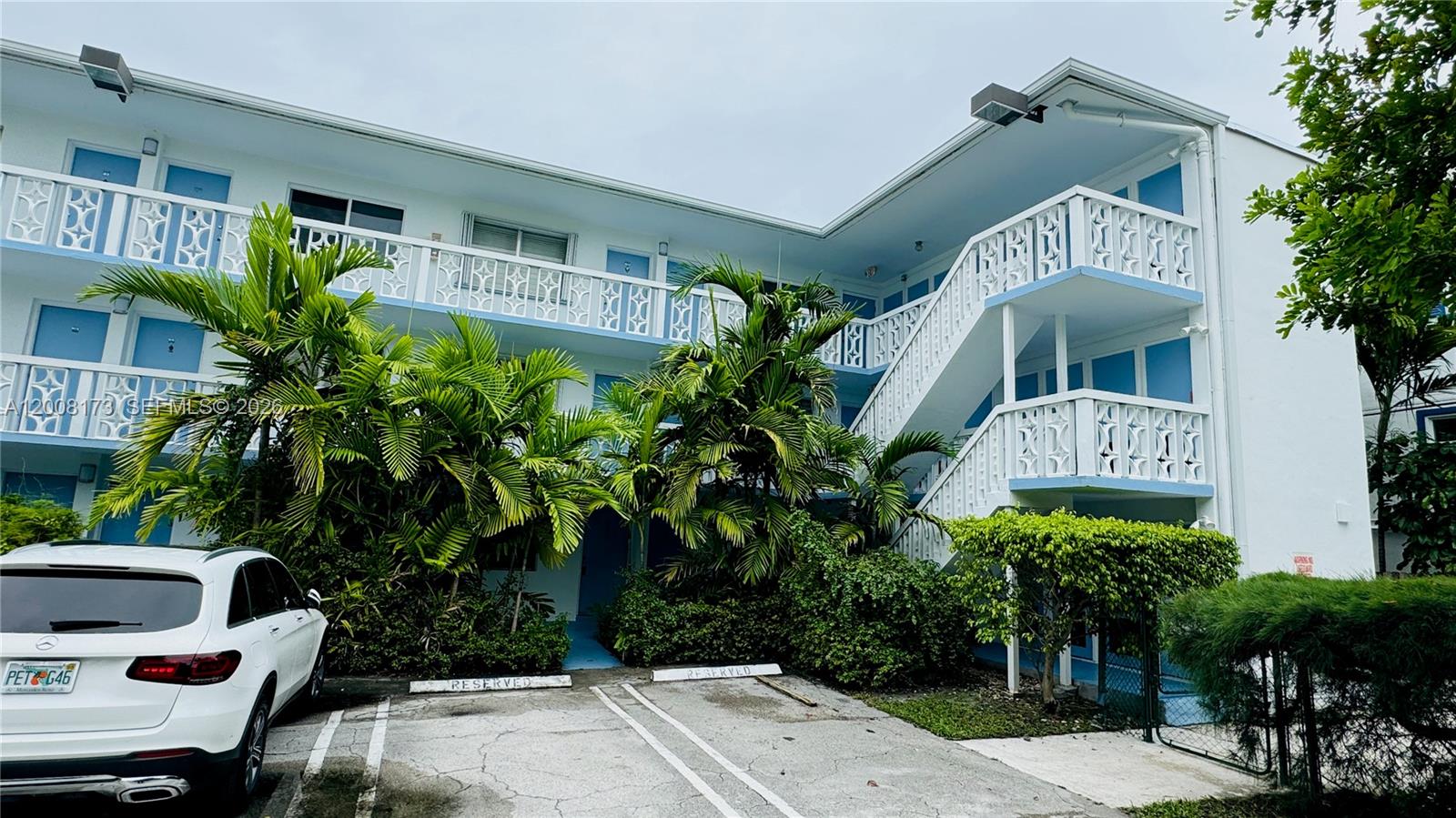 GOLDEN KEY CONDO, THE - Residential