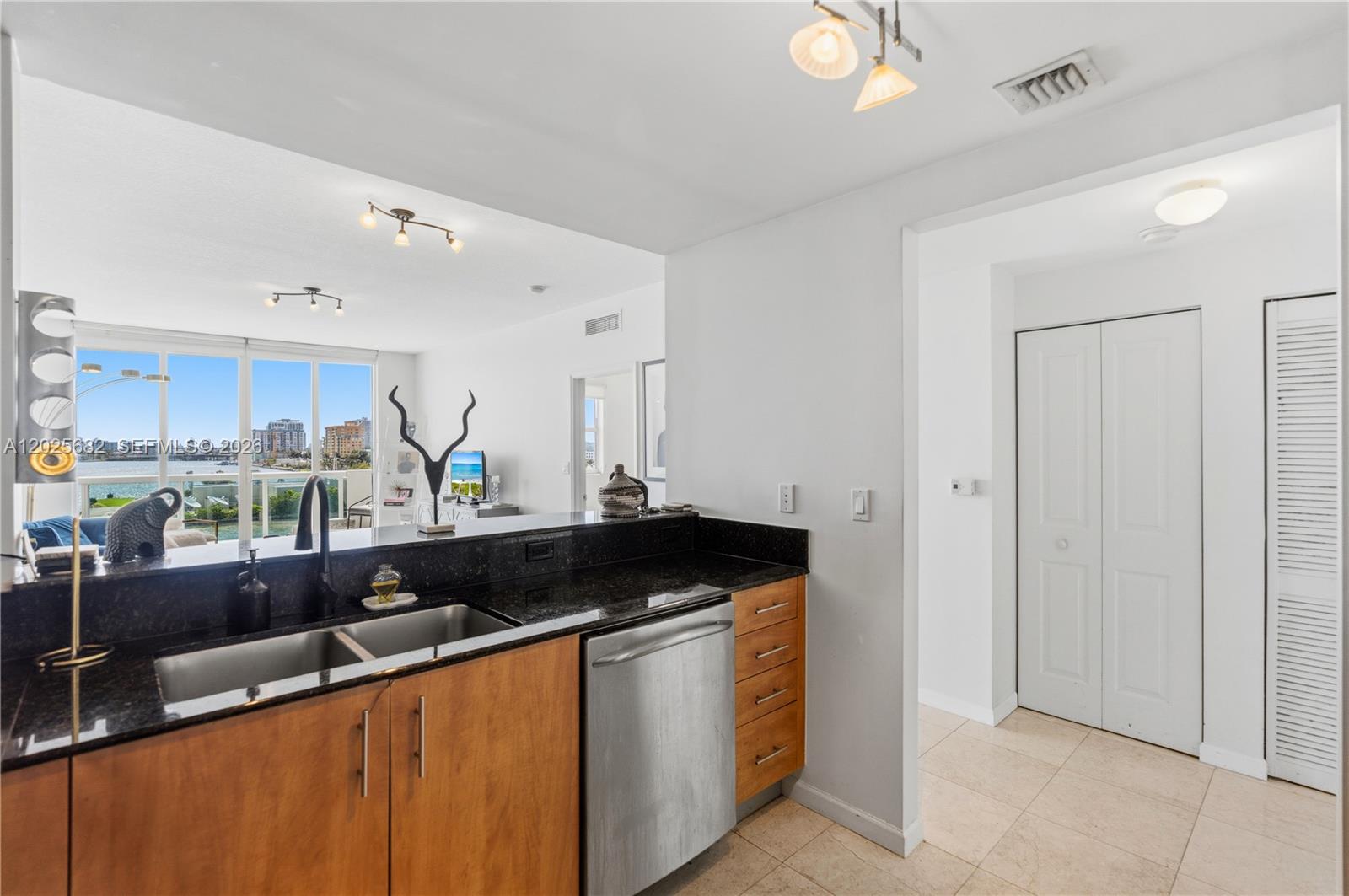 360 CONDO B - Residential