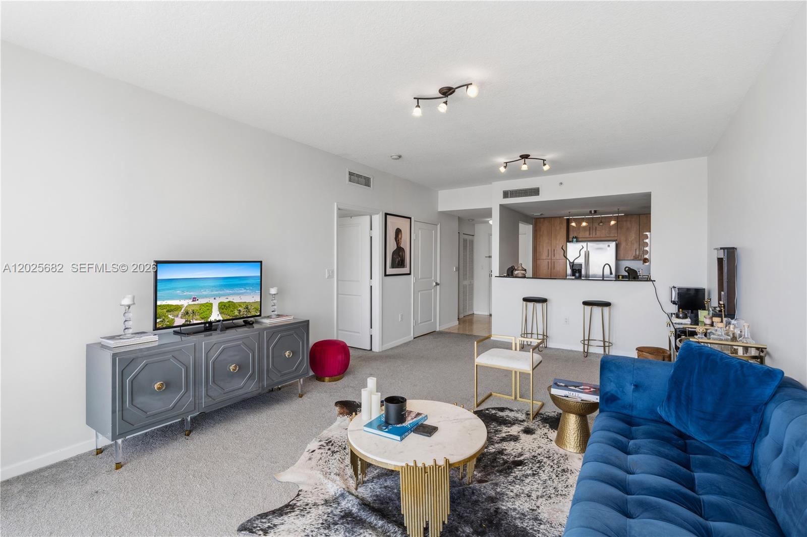 360 CONDO B - Residential