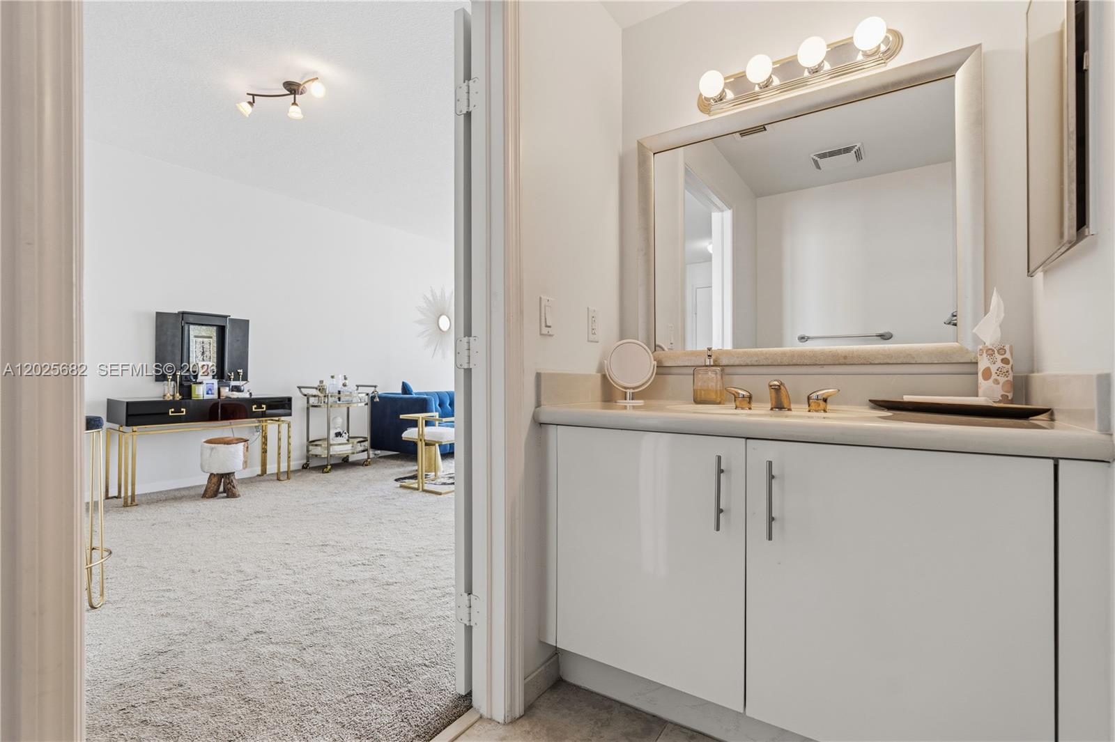 360 CONDO B - Residential