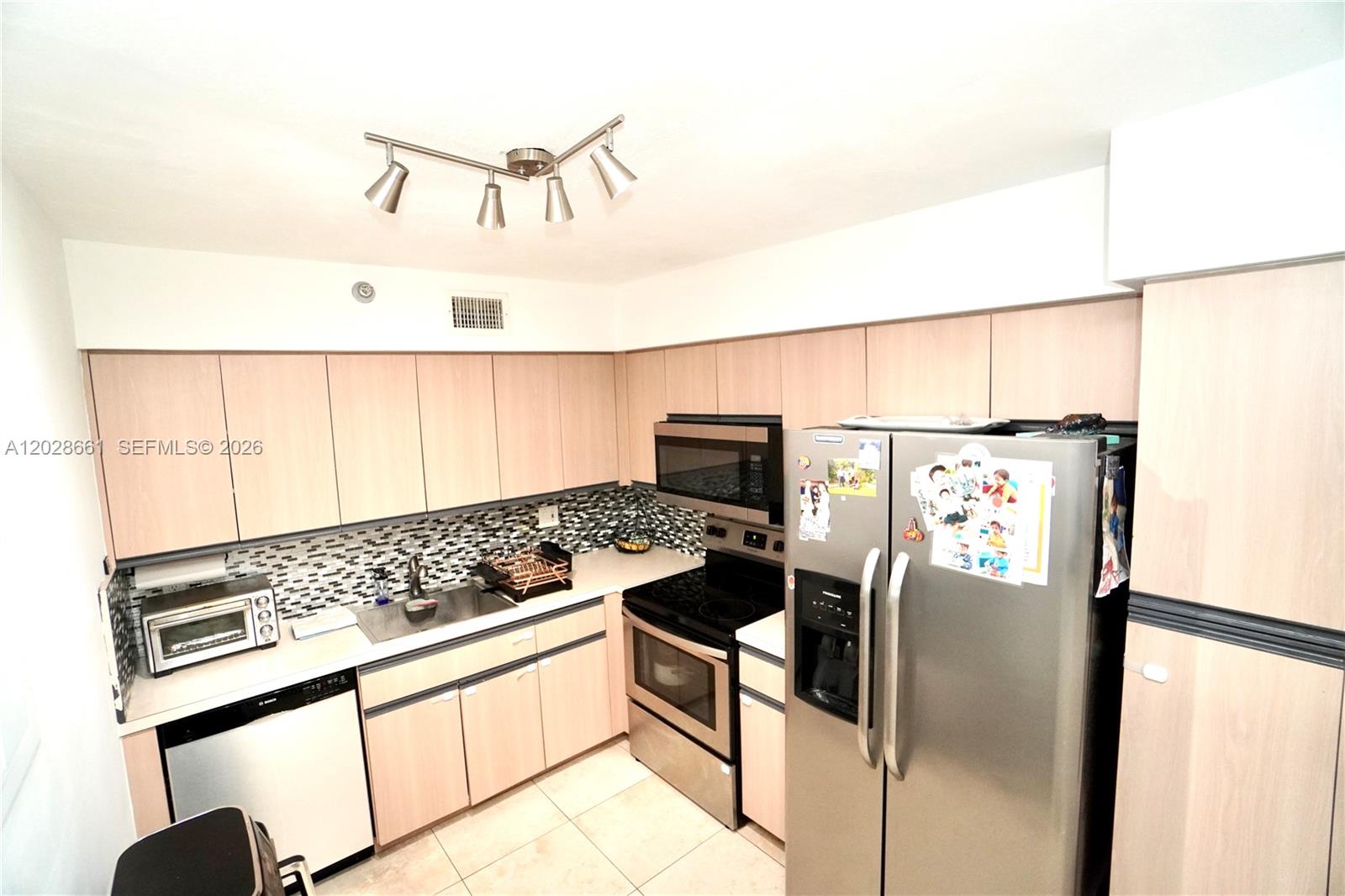 MYSTIC POINTE TOWER 600 C - Residential