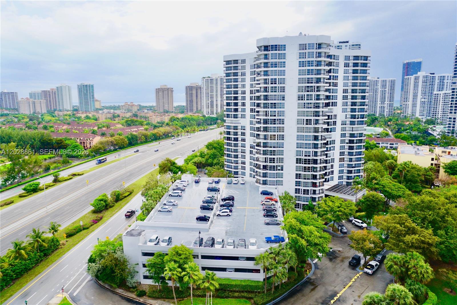 MYSTIC POINTE TOWER 600 C - Residential
