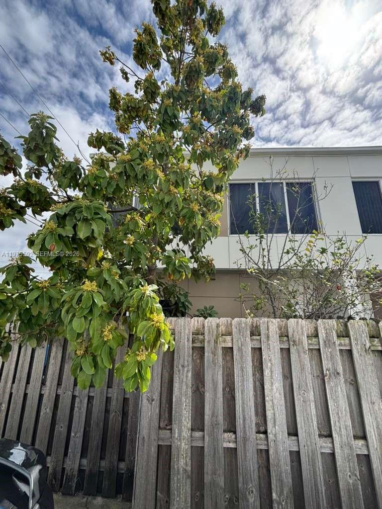 PARADISE GARDENS - Residential