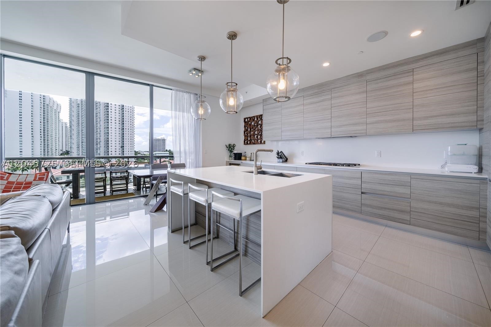 ECHO CONDO - Residential